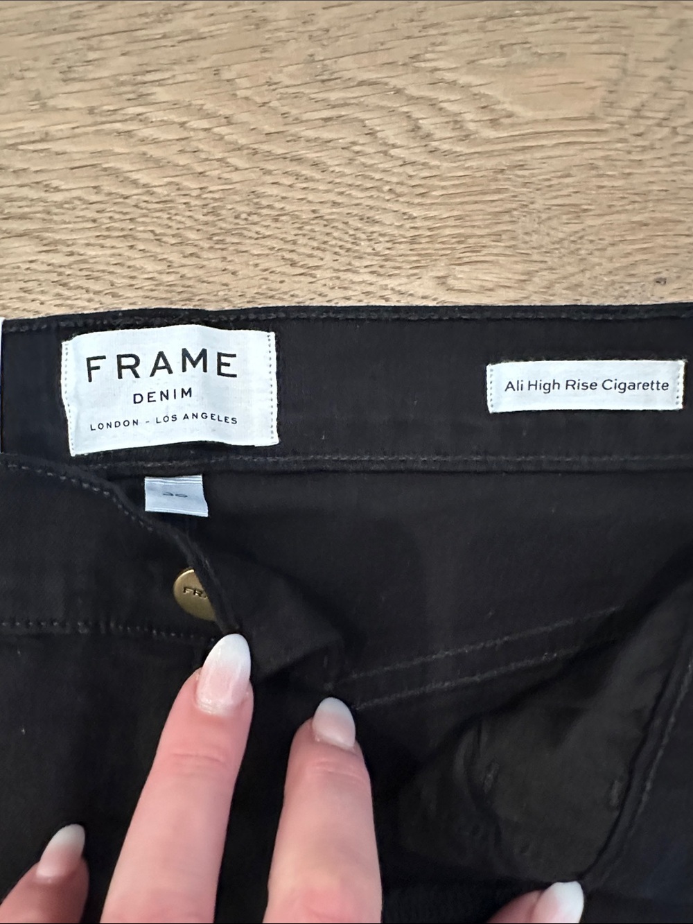 Frame Denim Black Skinny Jeans - High Rise Slim Fit - Picture 2 of 3